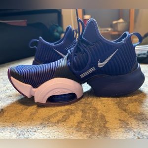 Woman’s Nike Superreps